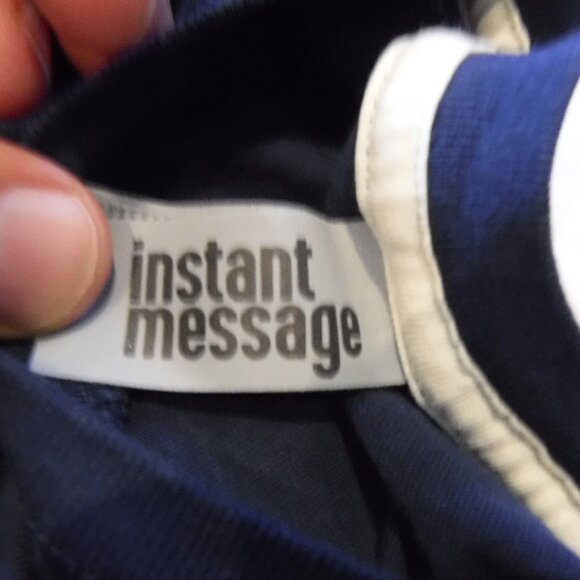 Instant Message Axolotl Emotion Blue Long Sleeve Girls Shirt Size Medium - Picture 3 of 7